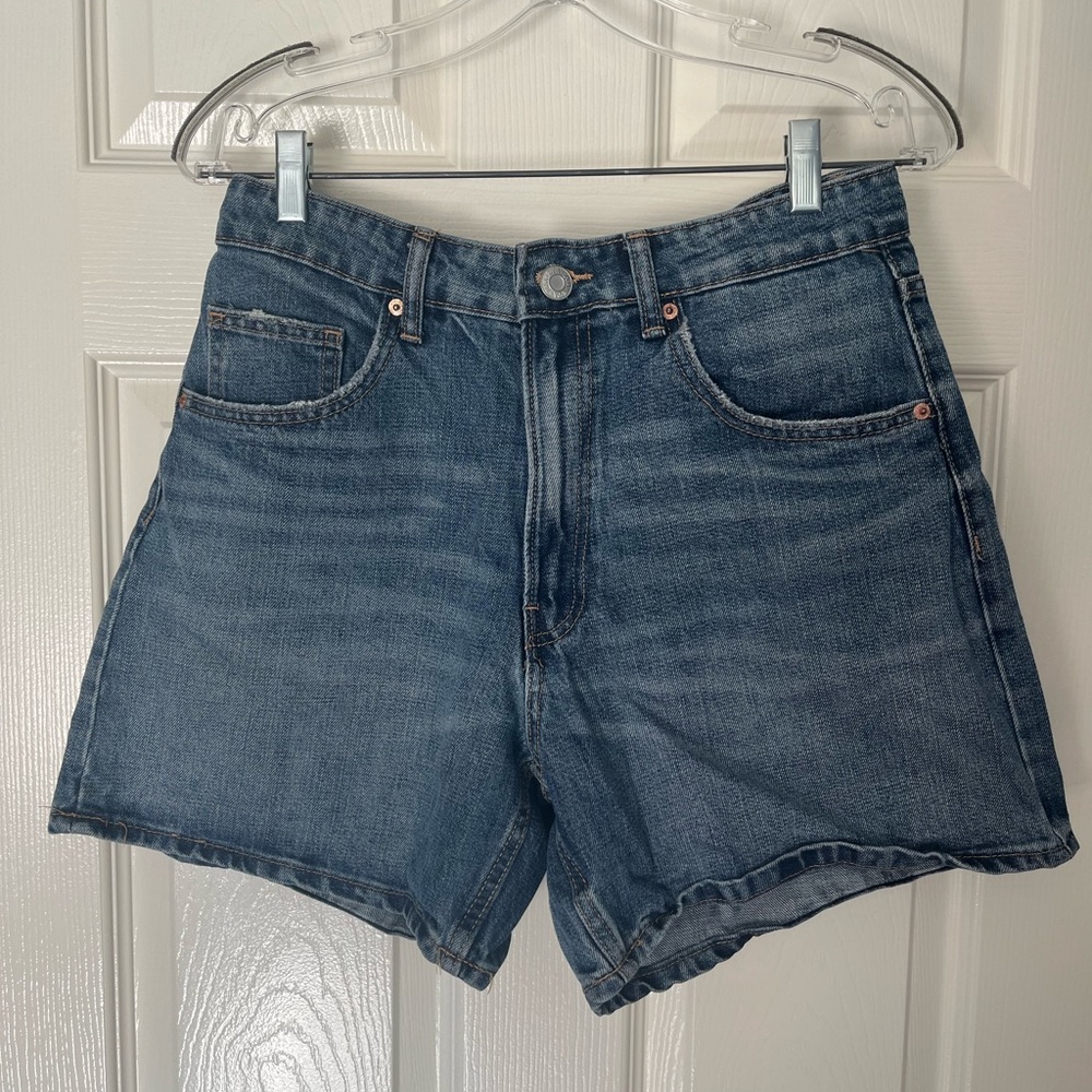 Zara denim shorts - size 8